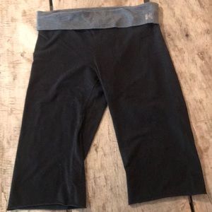 Victoria’s Secret yoga pants (cropped)